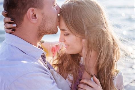 Poljubljanje, če je dobra kemija Spolna masaža Freetown